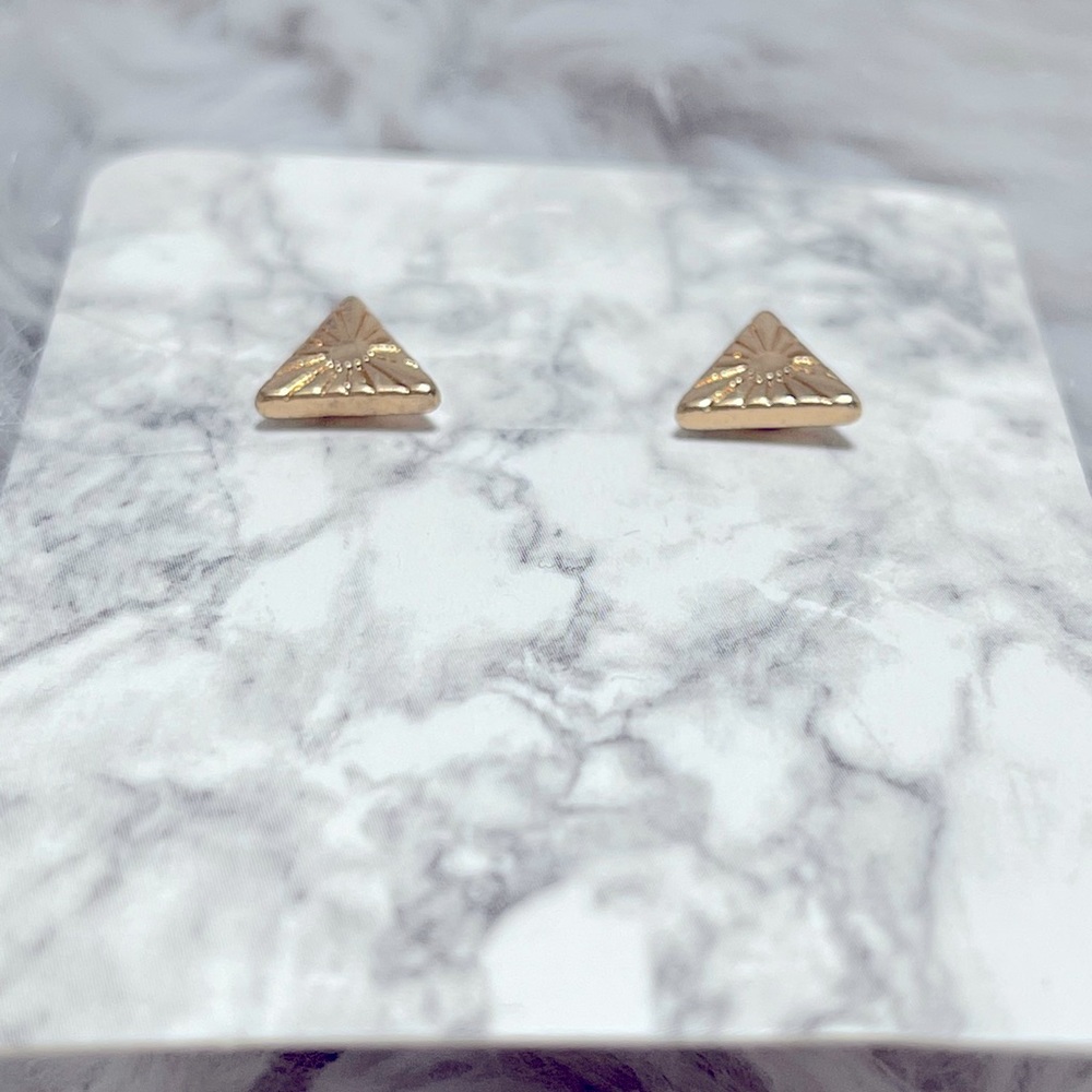 Earring/Studs - Picture 3 of 3